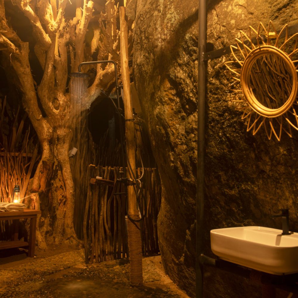 tree-house-bathroom